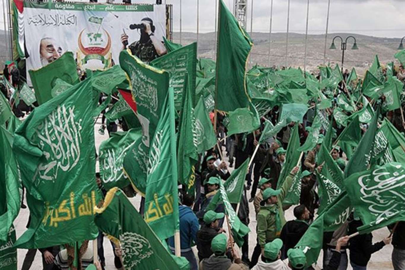 Batı Şeria’da Abbas yönetimine destek azalırken HAMAS'a halk desteği artıyor Batı Şeria’da Abbas yönetimine destek azalırken HAMAS'a halk desteği artıyor